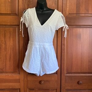 Express white short jumper